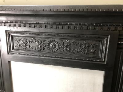 Antique Victorian cast iron surround - detail